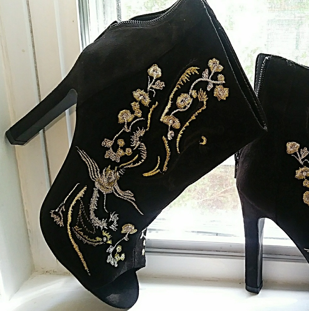 Gorgeous Open Toe Ankle Boot with gold stitching